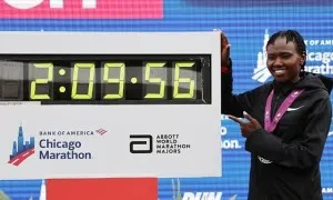 Tân kỷ lục gia marathon nữ chỉ tập theo bản năng